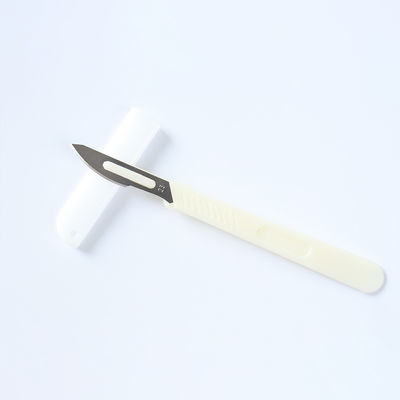 qualité  Disposable Surgery Instruments Surgical Disposable Carbon Stainless Steel Scalpel Blade With Handle usine